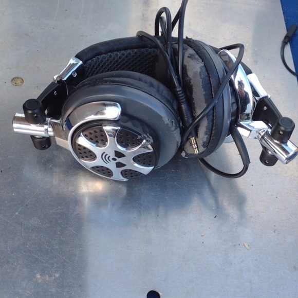 EAR POLLUTION Black and Silver Over-Ear Headphones wired - Picture 1 of 2